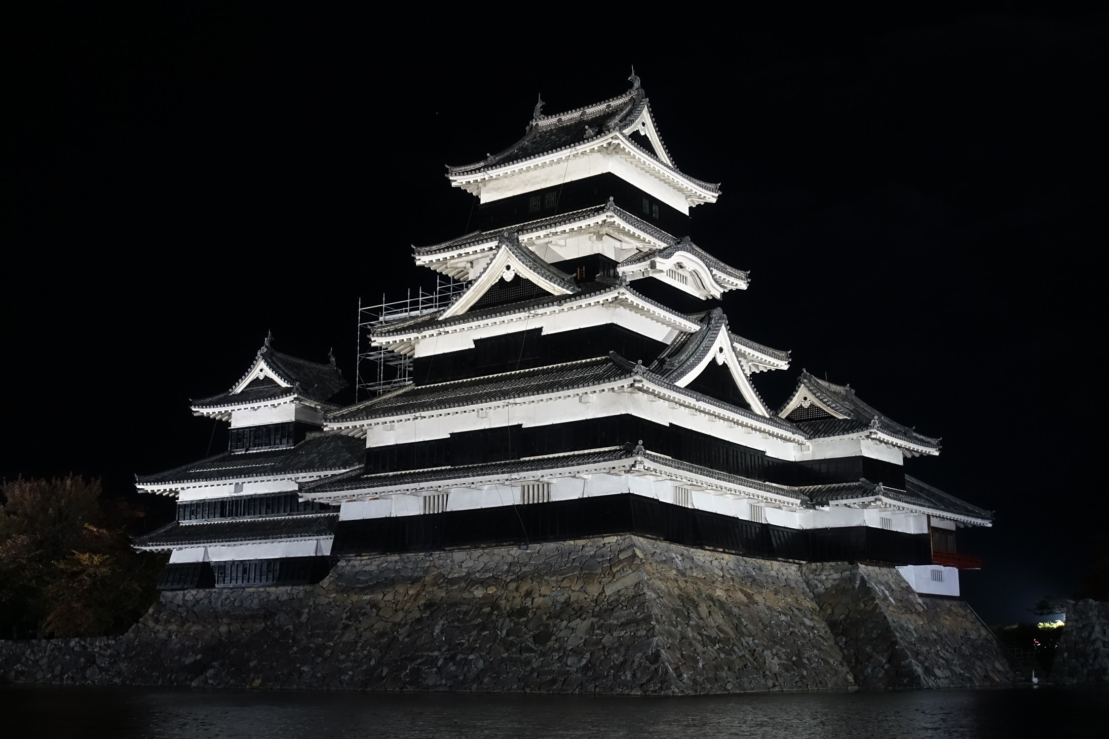 Matsumoto Castle at night